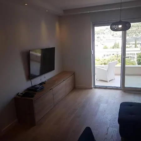 アパート Laneli - Two Bedroom With Balcony And Partial Sea View ドゥブロブニク