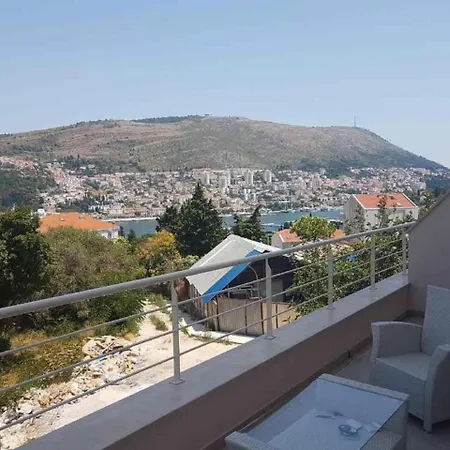 Laneli - Two Bedroom With Balcony And Partial Sea View *